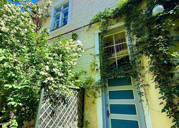 Luxury 2bd In The Heart Of Medieval Old Town Apartment